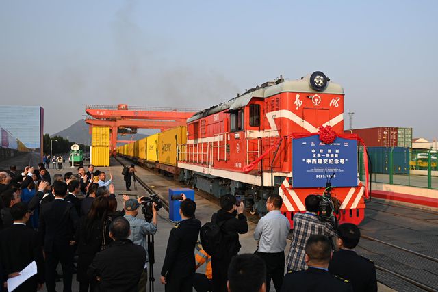 Çin-İspanya Diplomatik İlişkilerinin 50. Yıl Dönümünde Karşılıklı Yük Treni Seferleri Düzenlendi