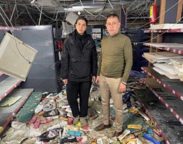 Hatay'ın en zenginlerindendi, şimdi ise bulduğu kapaksız çaydanlığına seviniyor