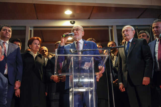 Canlı yayında soruldu! Temel Karamollaoğlu'ndan, 'Erbakan'ın kemiklerini mi sızlattınız?' sorusuna yanıt