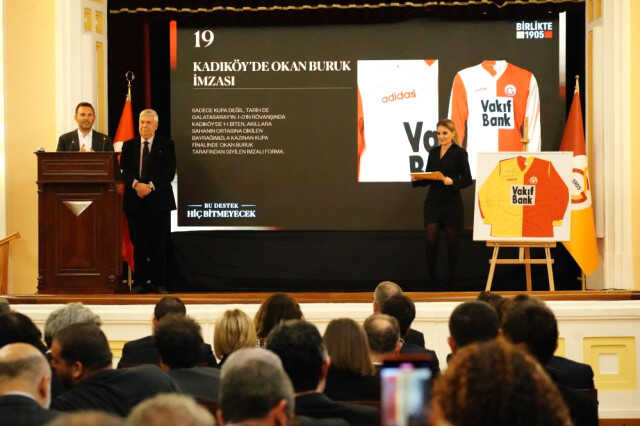 Galatasaray'da tarihi gece! Depremzedeler için yapılan müzayedede 17 milyon 780 bin lira toplandı