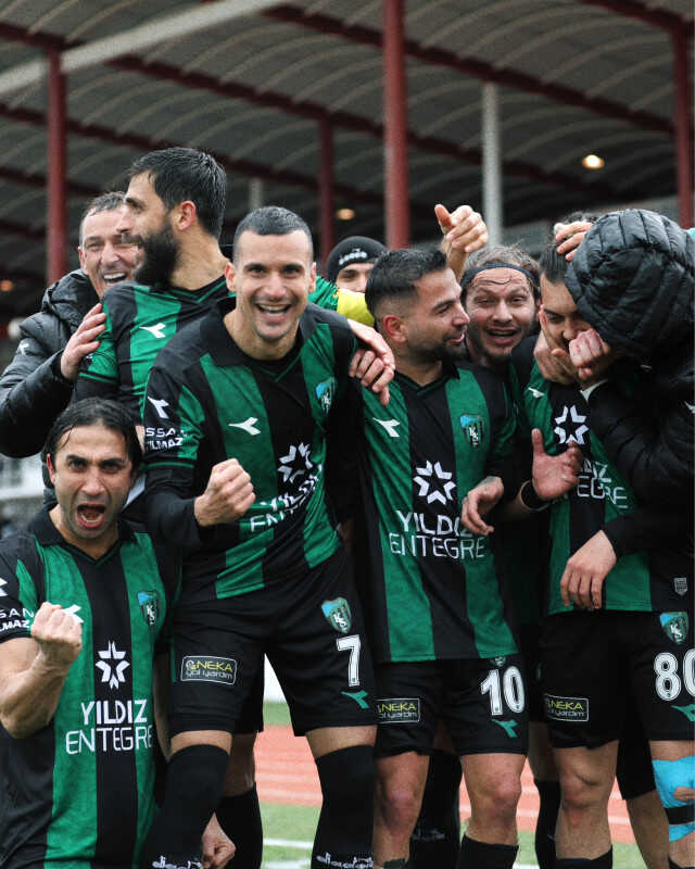 Lider Kocaelispor'dan Balıkesir'de şov! Her şey yedikleri golden sonra başladı Lider Kocaelispor'dan Balıkesir'de şov! Her şey yedikleri golden sonra başladı