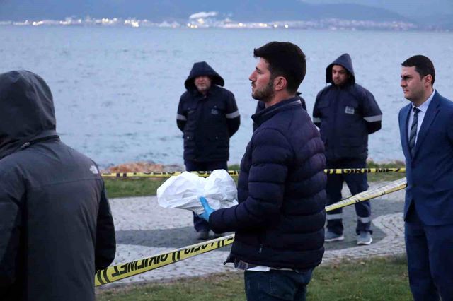 Milet Bahçesi'nde korkutan görüntü! Tahliye borusunu temizleyen çalışanlar, cenin buldu