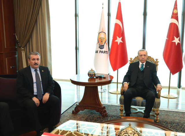 Haberler.com Türkiye ve dünya haber gündemi: Haberler.com editörleri 13 Mart 2023'deki önemli haberleri ve haber başlıklarını sizler için derledi!