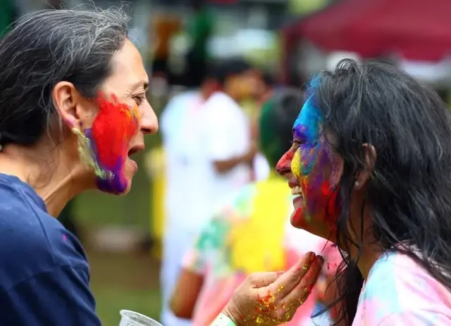 Holi Festivali, Sri Lanka ve Tayland'da Kutlandı Holi Festivali, Sri Lanka ve Tayland'da Kutlandı