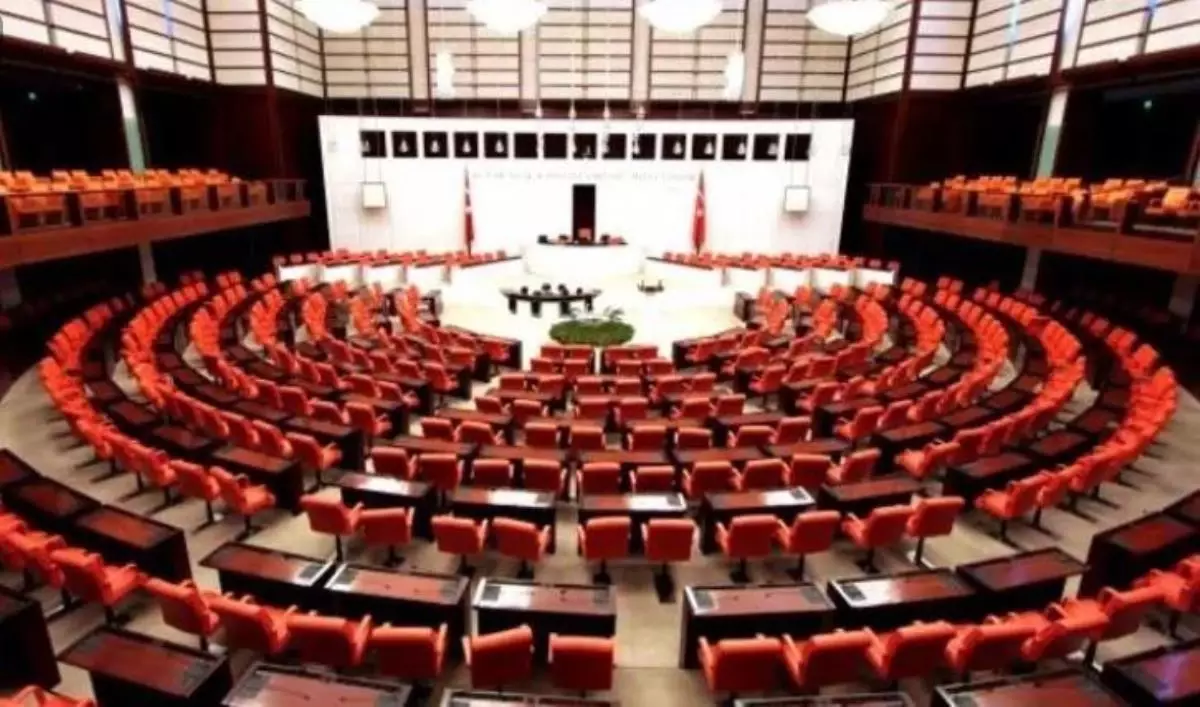 Partilerin 'aday adaylığı' ücretleri belli oldu mu? Milletvekili aday adaylık şartları neler?