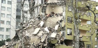 Ceyhan'da ağır hasarlı yapıların yıkımı başladı