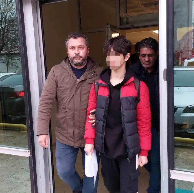 Kanser hastası annesini darp eden ağabeyini öldürmüştü, mahkemeden 'nefsi müdafaa' kararı!