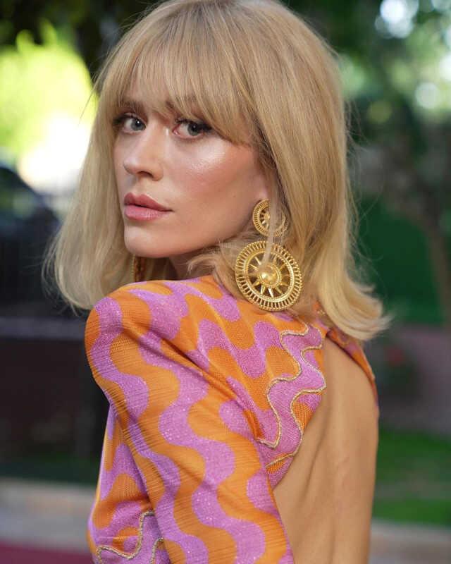 Oyuncu Hazal Türesan 100 bin TL dolandırıldı Oyuncu Hazal Türesan 100 bin TL dolandırıldı