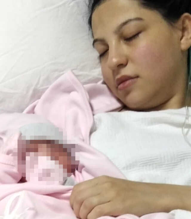 1 aylık bebeğinin annesini 8 kurşunla öldüren koca, ilk duruşmada beraatını istedi: Neden öldürdüğümü kaynanama sorun