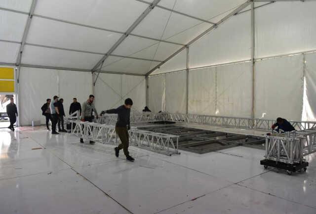 İstanbul'da 20 bin 920 konut için geri sayım başladı! Kuraların çekileceği çadırlar kuruluyor İstanbul'da 20 bin 920 konut için geri sayım başladı! Kuraların çekileceği çadırlar kuruluyor