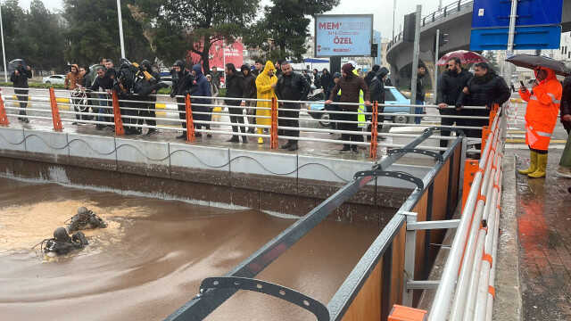 Son dakika: Şanlıurfa sele teslim! 4 kişi hayatını kaybetti, 2 itfaiye eri aranıyor