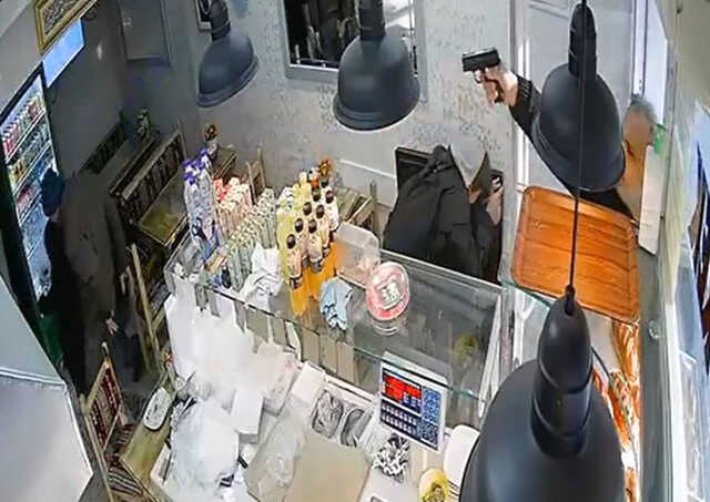 Silivri'de 'saplantılı aşk dehşeti'nin yeni görüntüleri ortaya çıktı Silivri'de 'saplantılı aşk dehşeti'nin yeni görüntüleri ortaya çıktı