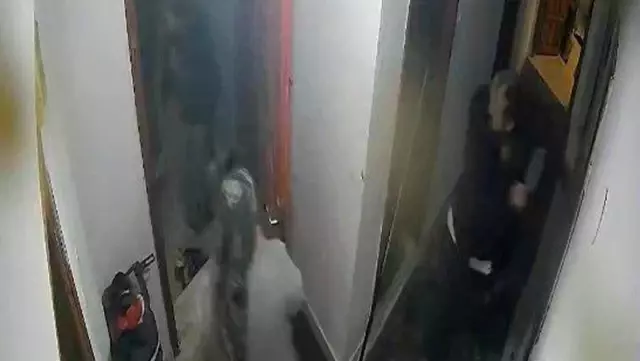 3 aylık kocası tarafından şiddete uğrayan kadın, o anları kayıt altına aldı 3 aylık kocası tarafından şiddete uğrayan kadın, o anları kayıt altına aldı