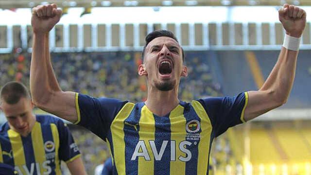 F.Bahçe'den ayrılan yeniden doğuyor! Yaka paça gönderilen Berisha, Alman Milli Takımı'na seçildi
