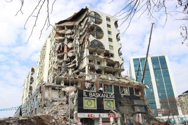 Galeria Sitesi ile ilgili ifade veren müteahhit: Yumuşak zemine denk geldim, vazgeçtim