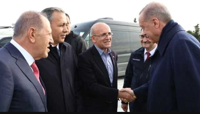 Seçim öncesi bomba iddia: Cumhurbaşkanı Erdoğan, ekonominin başına Mehmet Şimşek'i getirecek Seçim öncesi bomba iddia: Cumhurbaşkanı Erdoğan, ekonominin başına Mehmet Şimşek'i getirecek