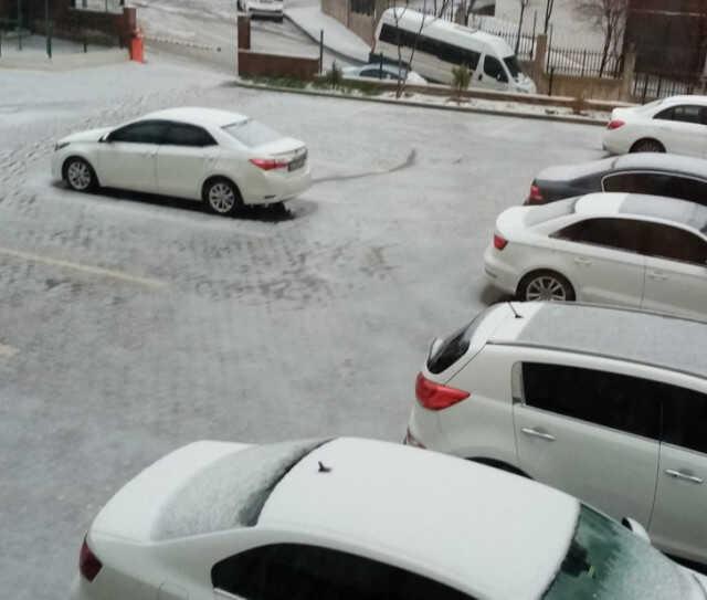 Ankara'da sağanak yağış ve dolu etkili oldu Ankara'da sağanak yağış ve dolu etkili oldu