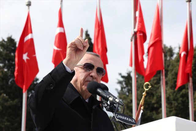Cumhurbaşkanı Erdoğan Çanakkale'den tüm dünyaya mesaj verdi: Türkiye küllerinden yeniden doğacak kapasiteye sahiptir Cumhurbaşkanı Erdoğan Çanakkale'den tüm dünyaya mesaj verdi: Türkiye küllerinden yeniden doğacak kapasiteye sahiptir