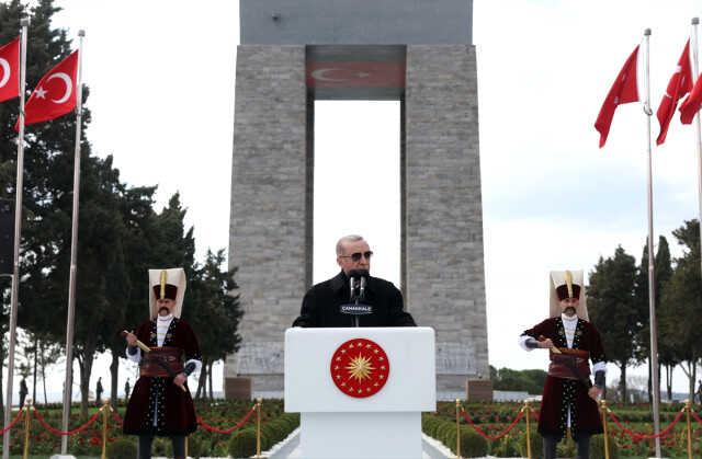 Cumhurbaşkanı Erdoğan Çanakkale'den tüm dünyaya mesaj verdi: Türkiye küllerinden yeniden doğacak kapasiteye sahiptir Cumhurbaşkanı Erdoğan Çanakkale'den tüm dünyaya mesaj verdi: Türkiye küllerinden yeniden doğacak kapasiteye sahiptir