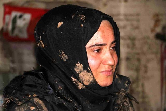 Her şeyi önüne katıp götüren sel suları, genç kızın hayallerini de alıp gitti: Artık evlenemem