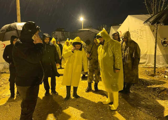 Vali Çiçek, deprem ve selin vurduğu Adıyaman'da çalışmaları yakından takip ediyor
