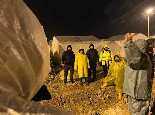 Vali Çiçek, deprem ve selin vurduğu Adıyaman'da çalışmaları yakından takip ediyor