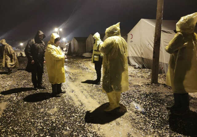 Vali Çiçek, deprem ve selin vurduğu Adıyaman'da çalışmaları yakından takip ediyor