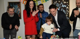 Bekir Aksoy'un 3 Yaşındaki Oğlu Sergi Açtı
