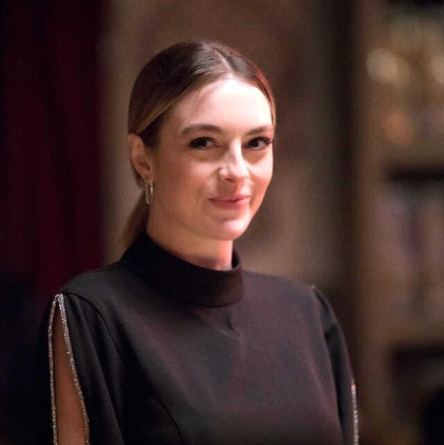 Melis Sezen'e İspanyol hayranlarından büyük ilgi! Fotoğraf çektirmek için birbirleriyle yarıştılar