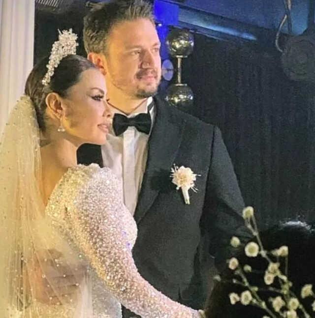 Şarkıcı Lara, doğum gününde sessiz sedasız evlendi