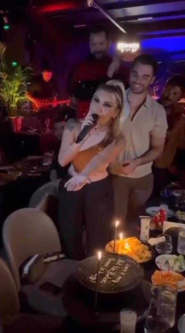 Yeni yaşını kutlayan İrem Derici, Atakan Işıktutan'a aşkını haykırdı: Deliler gibi aşık oldum Yeni yaşını kutlayan İrem Derici, Atakan Işıktutan'a aşkını haykırdı: Deliler gibi aşık oldum