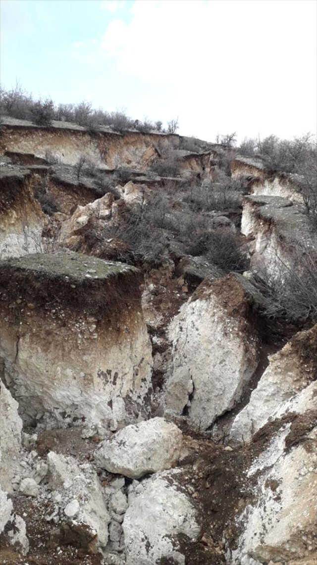 Yeri yerinden oynatan depremin Çekirge Dağı'nda yarattığı değişim inanılmaz! Hala sesler geliyor Yeri yerinden oynatan depremin Çekirge Dağı'nda yarattığı değişim inanılmaz! Hala sesler geliyor