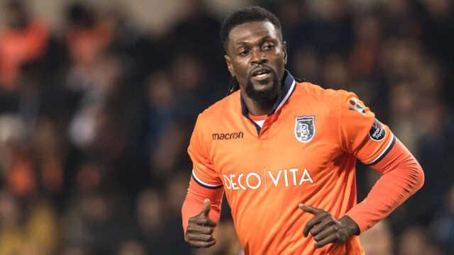 Yolu Türkiye'den de geçti! Dünya yıldızı Adebayor futbolu bıraktı Yolu Türkiye'den de geçti! Dünya yıldızı Adebayor futbolu bıraktı