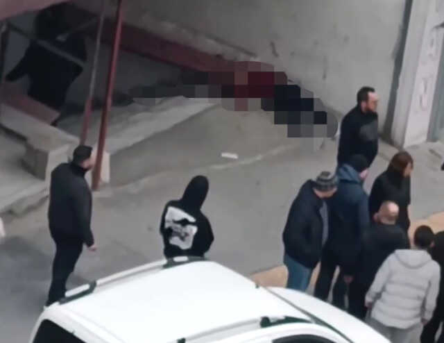 Eşi ile ilişkisi olduğunu düşündüğü şahsı takip ederek başından vurdu