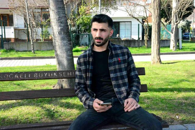 Film gibi olay! Vedat Kapan, sahnede türkü söylerken kendi ölüm haberini aldı