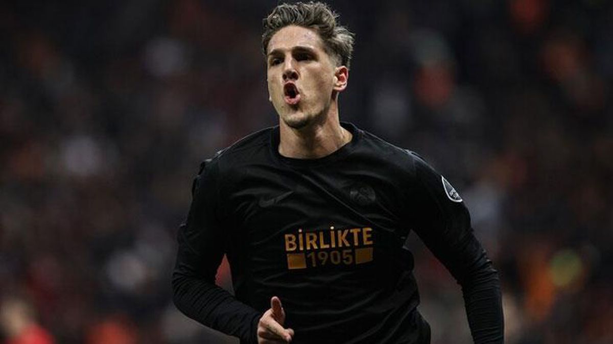 Milli takıma çağırılmayan Galatasaray'ın yıldızı Zaniolo, özel fizyoterapist eşliğinde çalışıyor