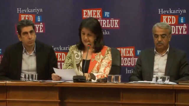 Son Dakika! HDP'nin de dahil olduğu Emek ve Özgürlük İttifakı, 14 Mayıs'ta aday çıkarmayacak Son Dakika! HDP'nin de dahil olduğu Emek ve Özgürlük İttifakı, 14 Mayıs'ta aday çıkarmayacak