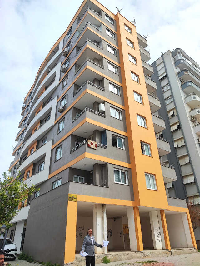 Depremden sonra evine döndü, hayatının şokunu yaşadı