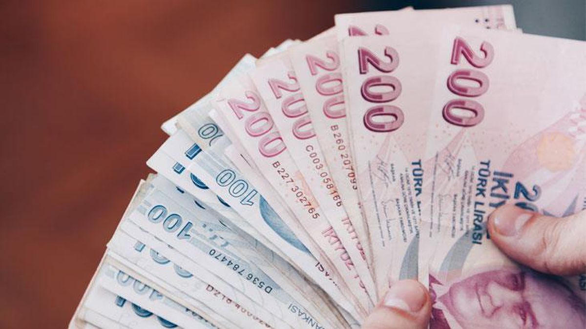 Emekli maaşı arttı, gözler bayram ikramiyesinde! İşte masadaki formüle göre yapılacak zam