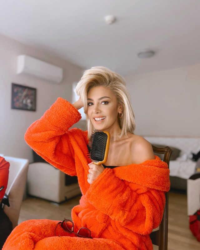 6 ay önce evlenen Burcu Binici ve Tankurt Manas tek celsede boşandı 6 ay önce evlenen Burcu Binici ve Tankurt Manas tek celsede boşandı