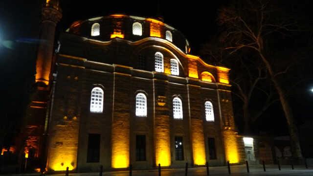 Bu mahallede davul çalmak yasak! Yüzyıllardır vatandaşlar 'Pilava, pilava' diyerek sahura kaldırılıyor Bu mahallede davul çalmak yasak! Yüzyıllardır vatandaşlar 'Pilava, pilava' diyerek sahura kaldırılıyor