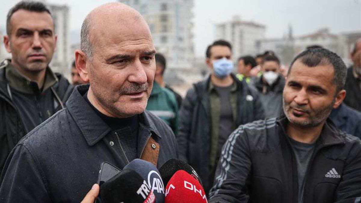 Şiddetli bel rahatsızlığı yaşayan Bakan Soylu tedavi olup bir süre dinlenecek