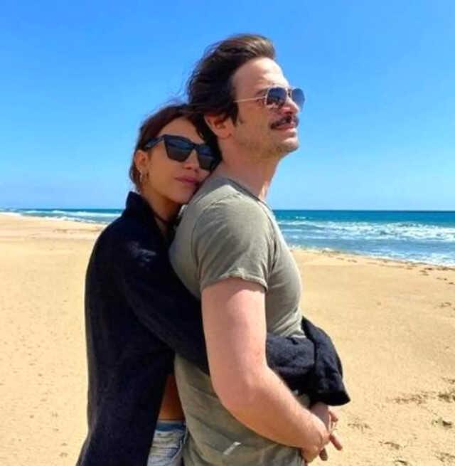 Ahmet Kural, 4 yıldır aşk yaşadığı Çağla Gizem Çelik ile ayrıldı Ahmet Kural, 4 yıldır aşk yaşadığı Çağla Gizem Çelik ile ayrıldı