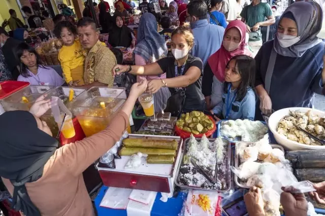 Endonezya Pazarında Ramazan Coşkusu