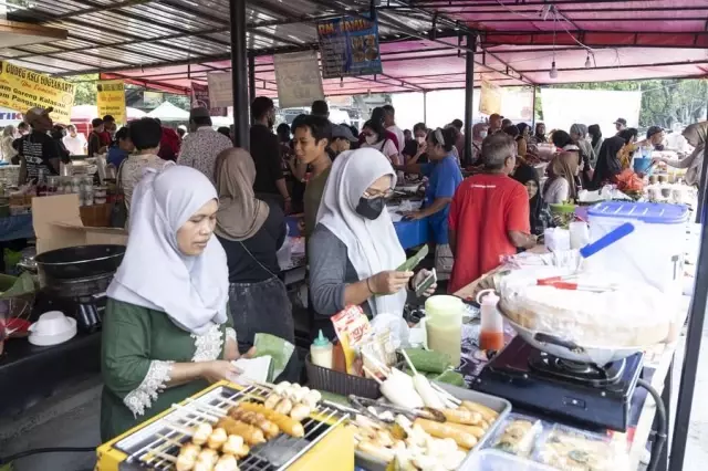 Endonezya Pazarında Ramazan Coşkusu