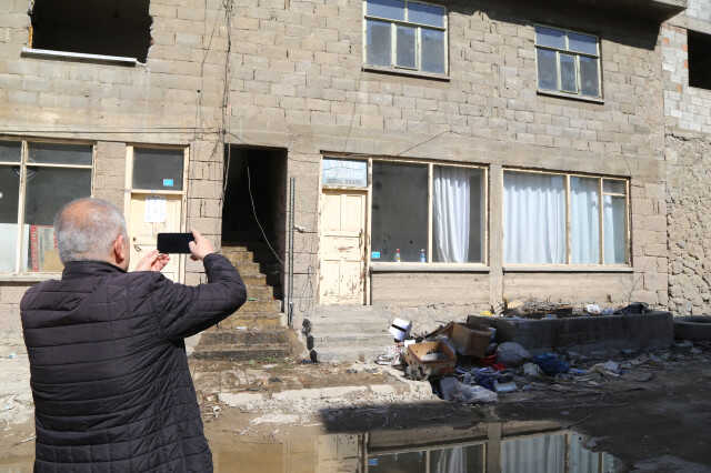 Sular altında kalacak olan ilçede esnaflar dükkanlarını bir daha açmamak üzere kapattı Sular altında kalacak olan ilçede esnaflar dükkanlarını bir daha açmamak üzere kapattı