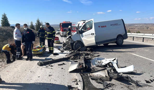 Yaptığı kazada arkadaşının öldüğünü duyan sürücüden sağlık ekiplerine: Elektro şok falan yapın Yaptığı kazada arkadaşının öldüğünü duyan sürücüden sağlık ekiplerine: Elektro şok falan yapın