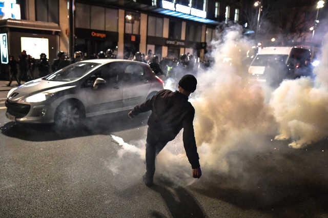 Fransa Çalışma Bakanı, bakanlara 'Gerekli olmadıkça ortalıkta görünmeyin' talimatı verildiğini söyledi Açıklaması Fransa Çalışma Bakanı, bakanlara 'Gerekli olmadıkça ortalıkta görünmeyin' talimatı verildiğini söyledi Açıklaması