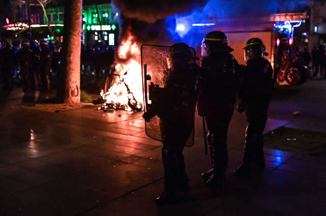 Fransa'da neden protesto yapılıyor? Fransa'da vatandaşlar neyi protesto ediyor, neden olay var?