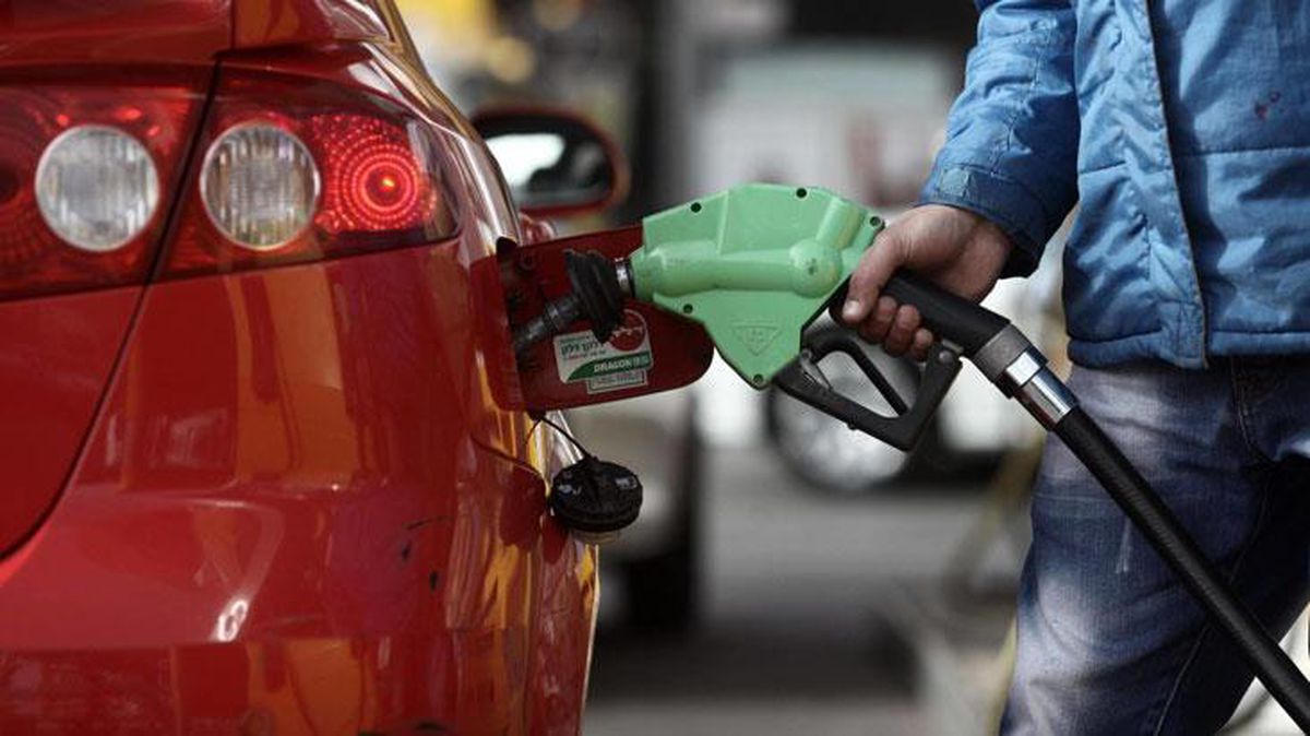 Bu gece yarısından itibaren benzine 81 kuruş zam gelmesi bekleniyor